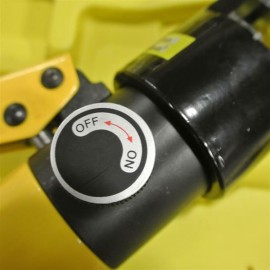 [US-W]YQK-300 Domestic Use 16T Hydraulic Pliers with 11 Dies Black & Yellow